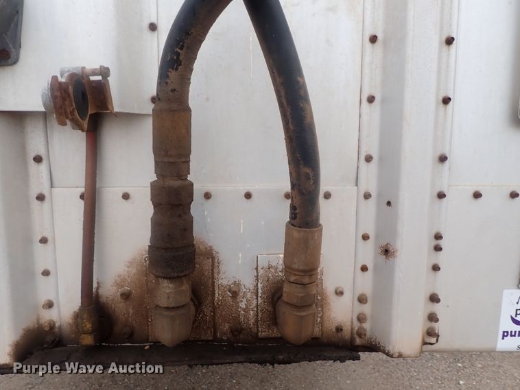 image for item DC1469 2002 Guthrie Wilkens GWFT50 walking floor trailer