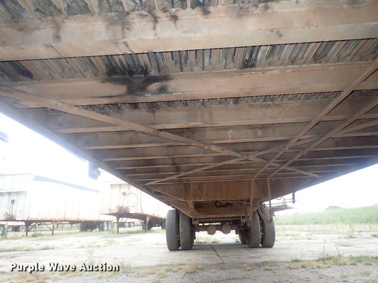 image for item DC1469 2002 Guthrie Wilkens GWFT50 walking floor trailer