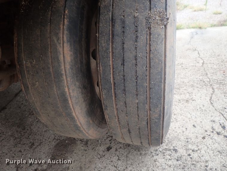 image for item DC1469 2002 Guthrie Wilkens GWFT50 walking floor trailer