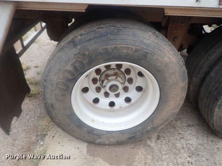 image for item DC1469 2002 Guthrie Wilkens GWFT50 walking floor trailer