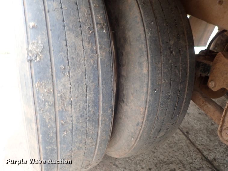 image for item DC1469 2002 Guthrie Wilkens GWFT50 walking floor trailer