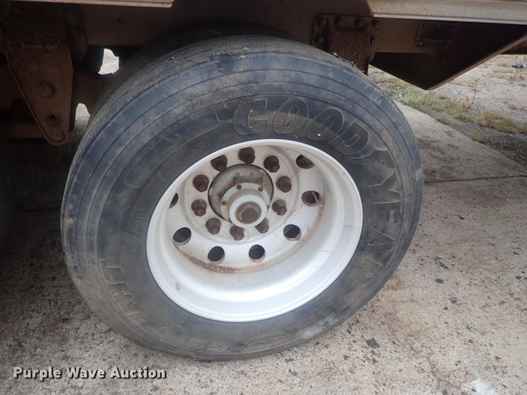 image for item DC1469 2002 Guthrie Wilkens GWFT50 walking floor trailer