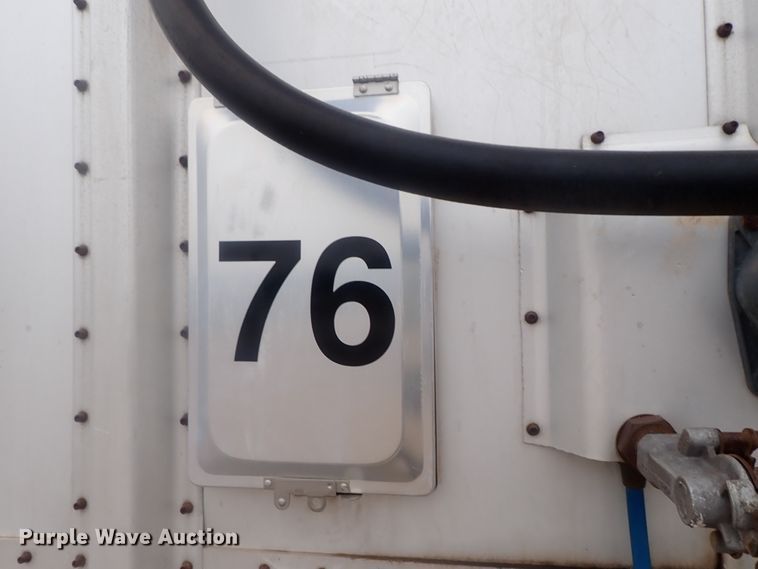 image for item DC1470 2002 Guthrie Wilkens GWFT50 walking floor trailer