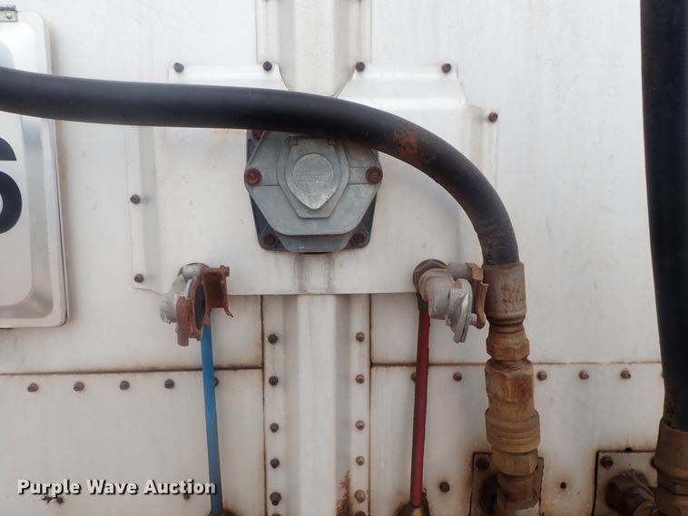 image for item DC1470 2002 Guthrie Wilkens GWFT50 walking floor trailer