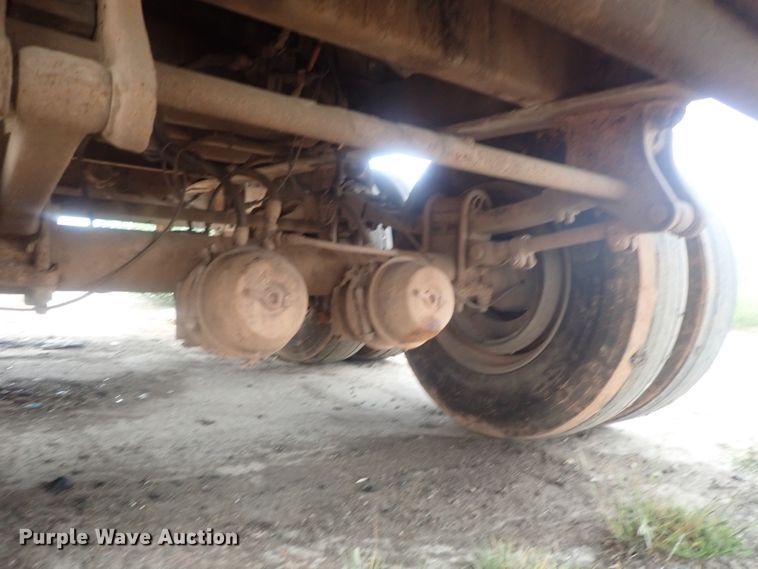 image for item DC1470 2002 Guthrie Wilkens GWFT50 walking floor trailer