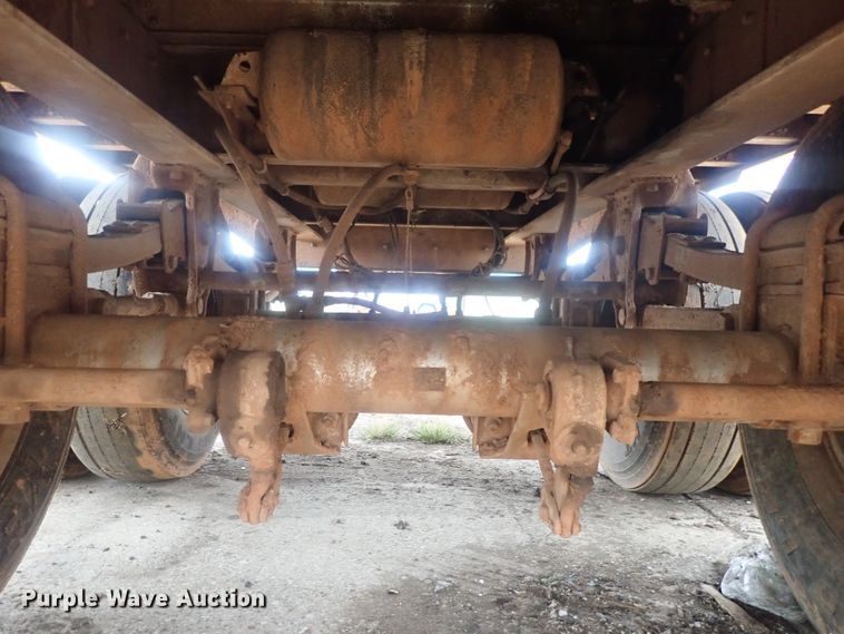 image for item DC1470 2002 Guthrie Wilkens GWFT50 walking floor trailer