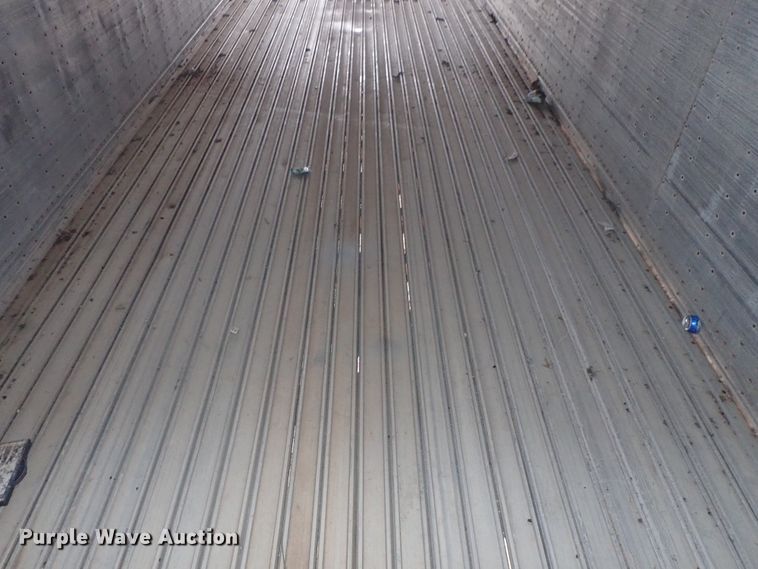 image for item DC1470 2002 Guthrie Wilkens GWFT50 walking floor trailer