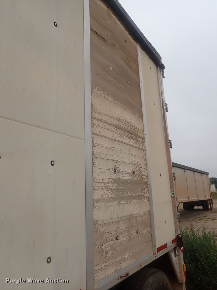 image for item DC1470 2002 Guthrie Wilkens GWFT50 walking floor trailer