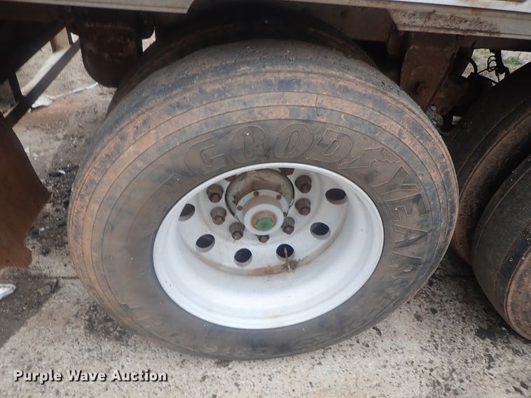 image for item DC1470 2002 Guthrie Wilkens GWFT50 walking floor trailer