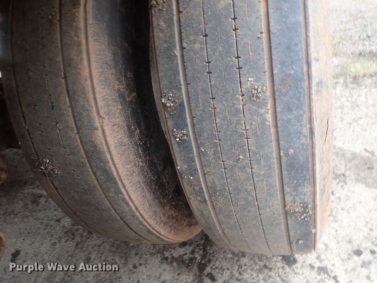 image for item DC1470 2002 Guthrie Wilkens GWFT50 walking floor trailer