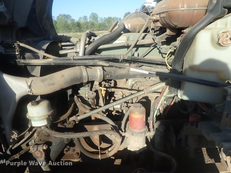 image for item DC1471 2004 Freightliner Columbia CL120  semi truck