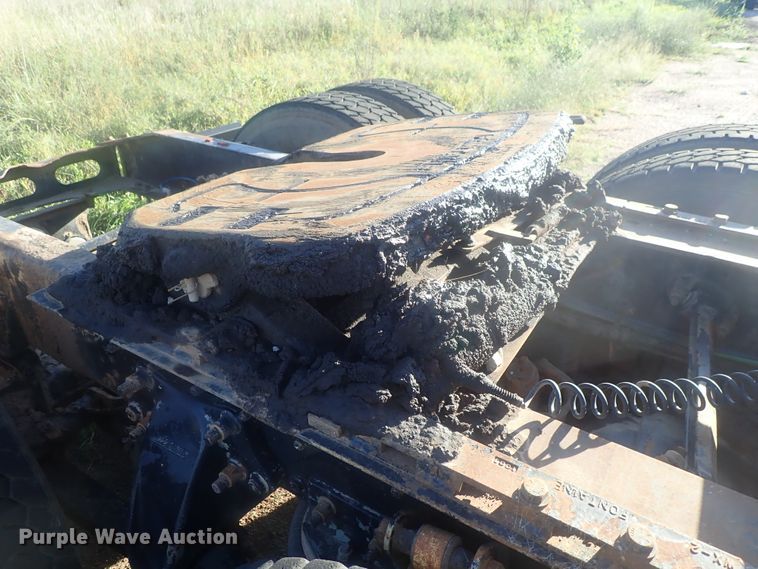 image for item DC1471 2004 Freightliner Columbia CL120  semi truck