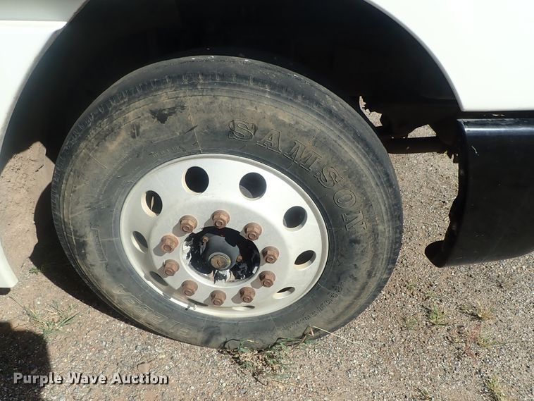 image for item DC1471 2004 Freightliner Columbia CL120  semi truck