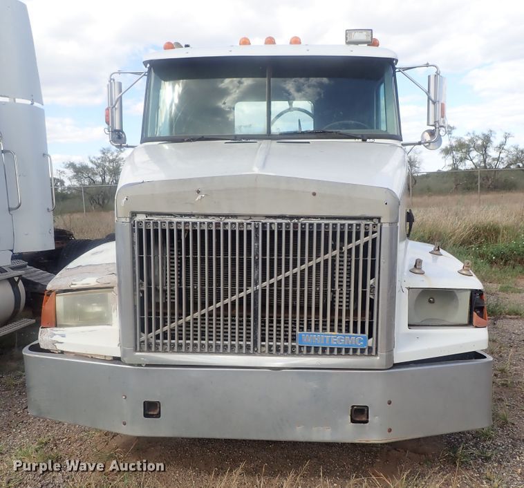 image for item DC1472 1994 White GMC WCA  semi truck