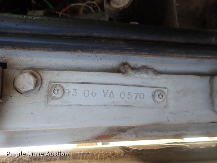 image for item DC1472 1994 White GMC WCA  semi truck