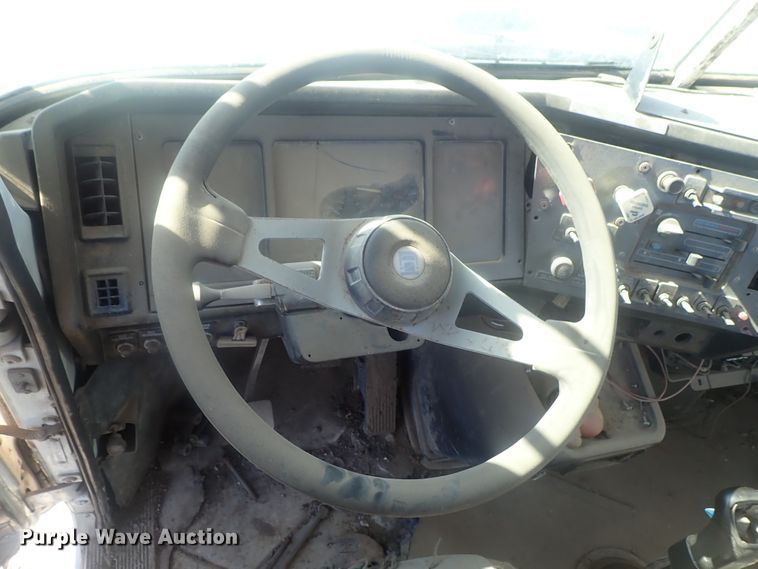 image for item DC1472 1994 White GMC WCA  semi truck