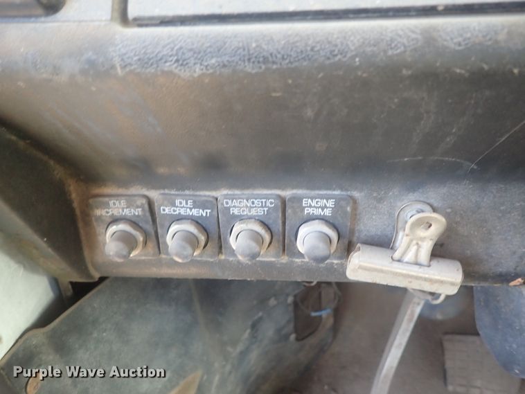 image for item DC1472 1994 White GMC WCA  semi truck