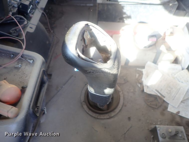 image for item DC1472 1994 White GMC WCA  semi truck