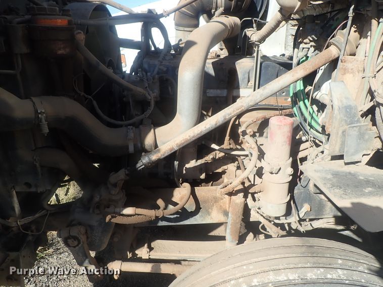 image for item DC1472 1994 White GMC WCA  semi truck