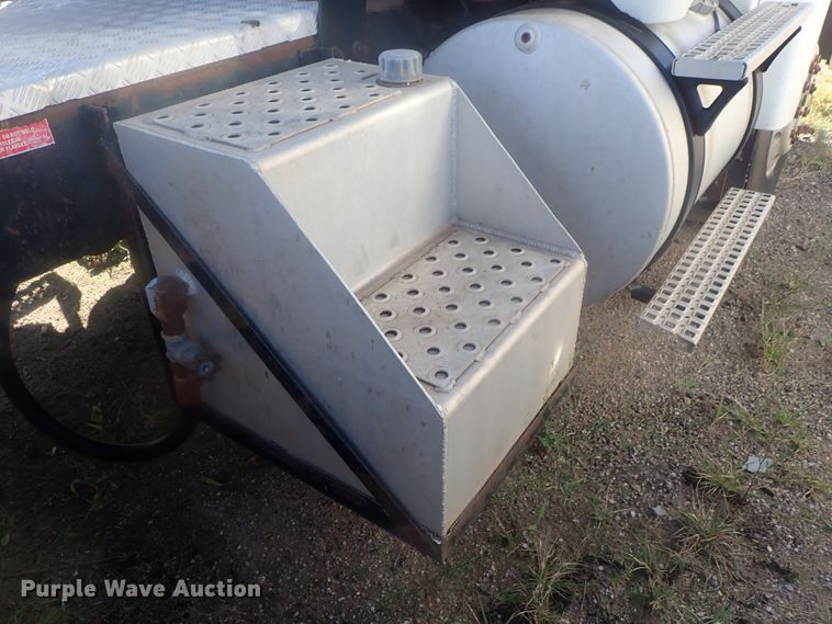 image for item DC1472 1994 White GMC WCA  semi truck