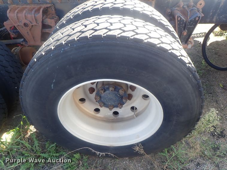 image for item DC1472 1994 White GMC WCA  semi truck