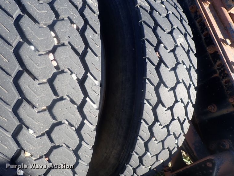 image for item DC1472 1994 White GMC WCA  semi truck