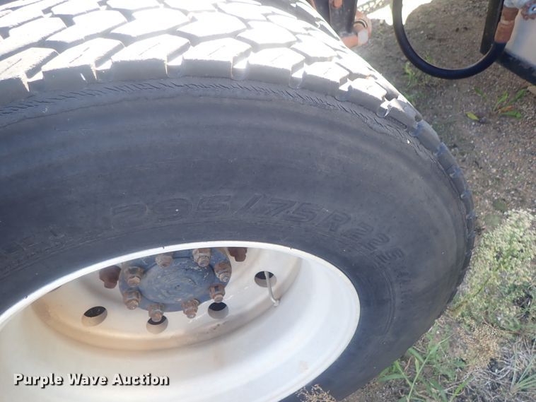 image for item DC1472 1994 White GMC WCA  semi truck