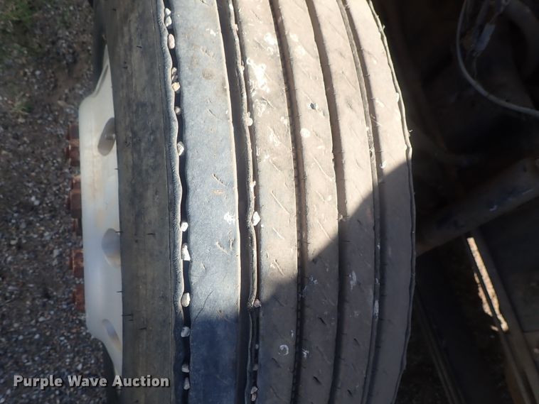 image for item DC1472 1994 White GMC WCA  semi truck