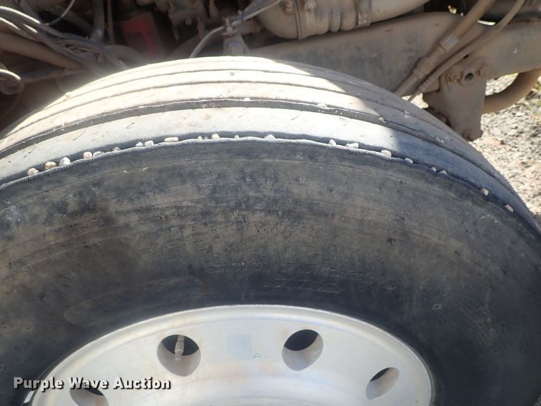 image for item DC1472 1994 White GMC WCA  semi truck