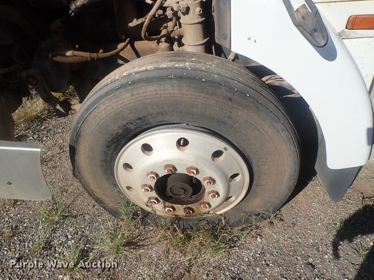 image for item DC1472 1994 White GMC WCA  semi truck