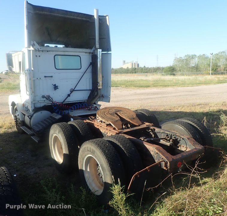 image for item DC1473 1998 Volvo WCA  semi truck
