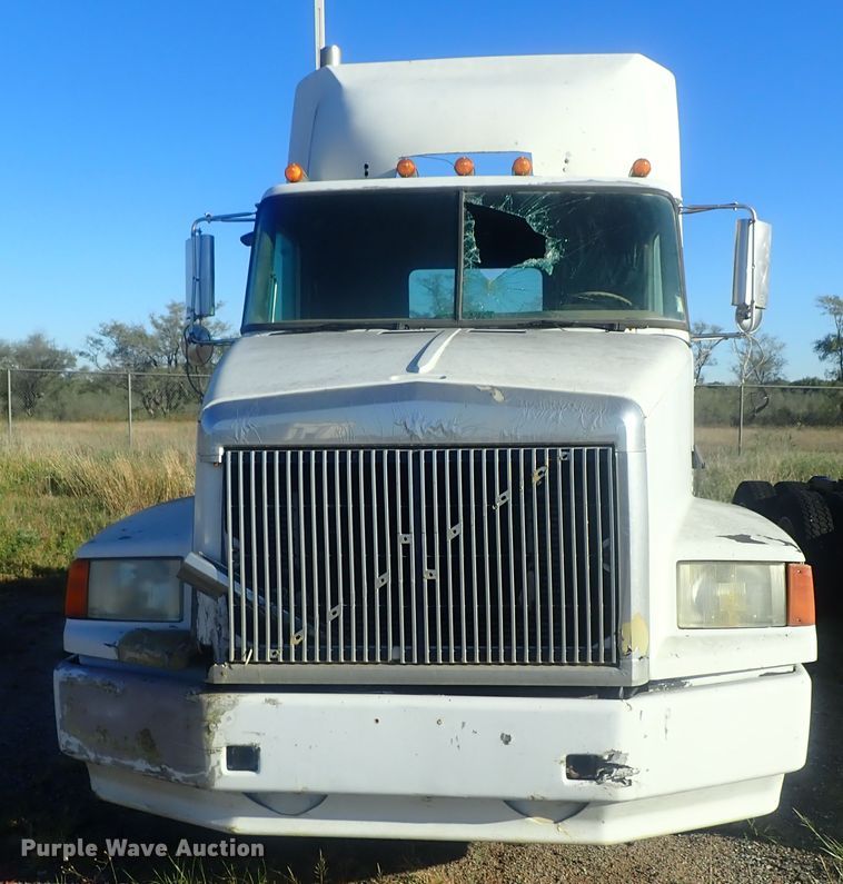 image for item DC1473 1998 Volvo WCA  semi truck