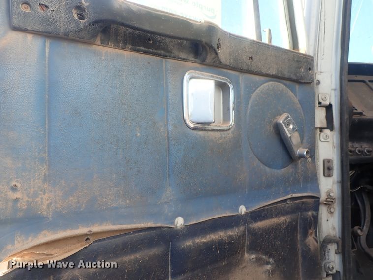 image for item DC1473 1998 Volvo WCA  semi truck