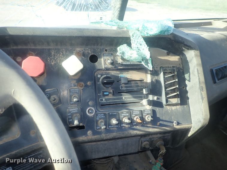 image for item DC1473 1998 Volvo WCA  semi truck