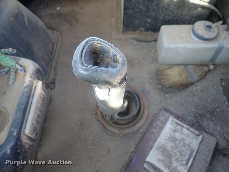 image for item DC1473 1998 Volvo WCA  semi truck