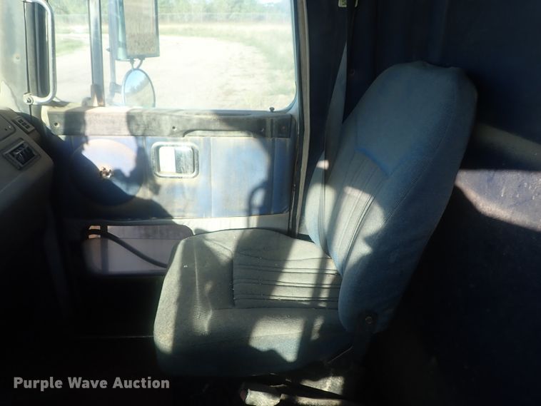 image for item DC1473 1998 Volvo WCA  semi truck