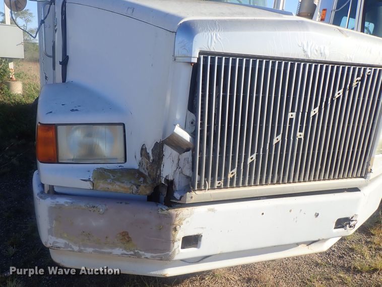 image for item DC1473 1998 Volvo WCA  semi truck