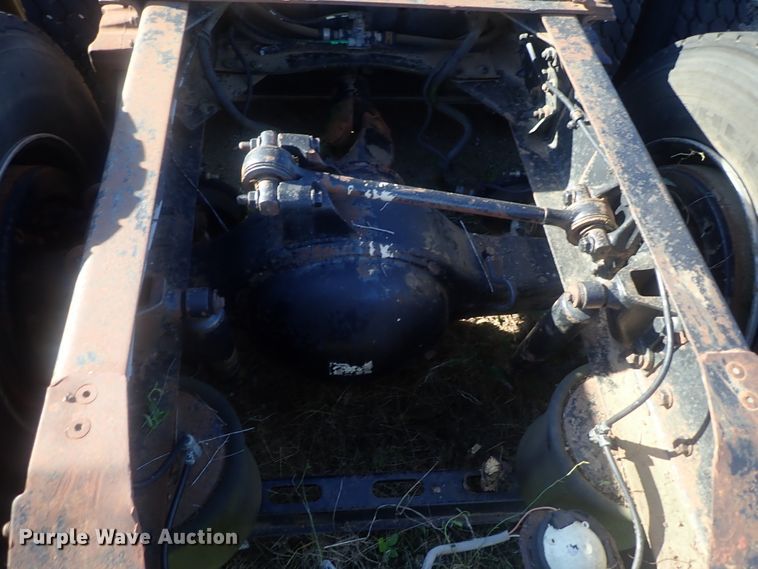 image for item DC1473 1998 Volvo WCA  semi truck