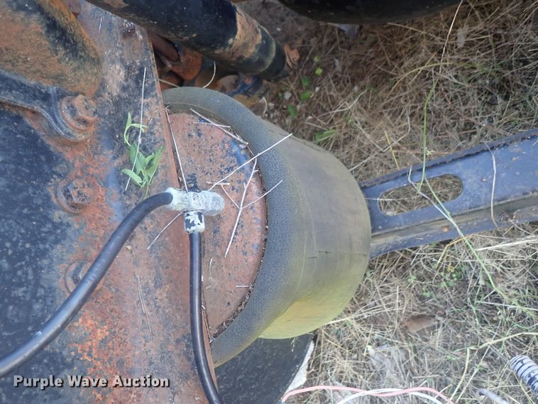 image for item DC1473 1998 Volvo WCA  semi truck