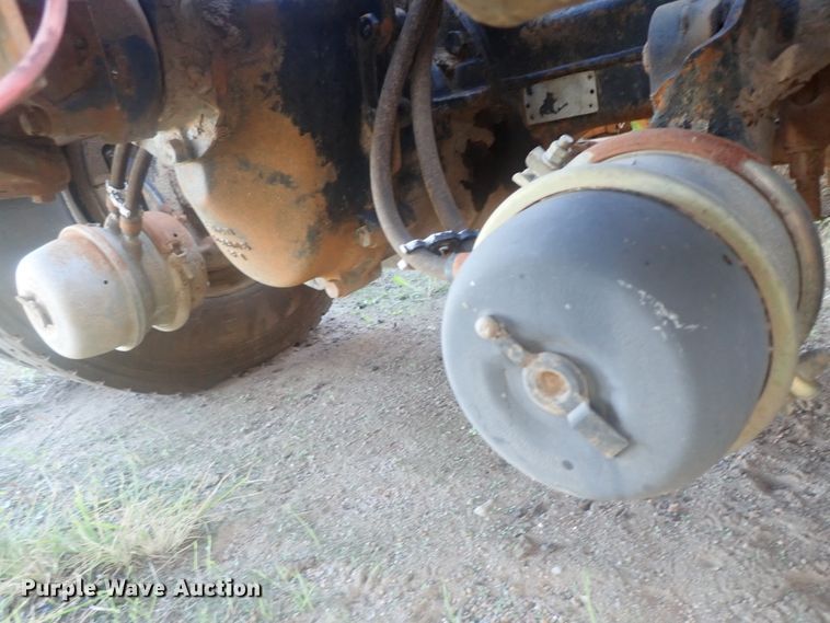 image for item DC1473 1998 Volvo WCA  semi truck