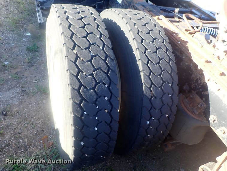 image for item DC1473 1998 Volvo WCA  semi truck