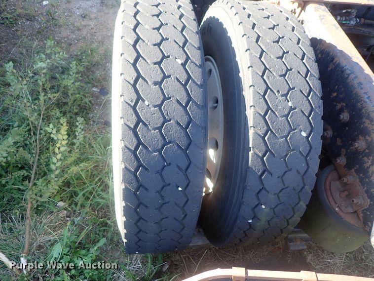 image for item DC1473 1998 Volvo WCA  semi truck