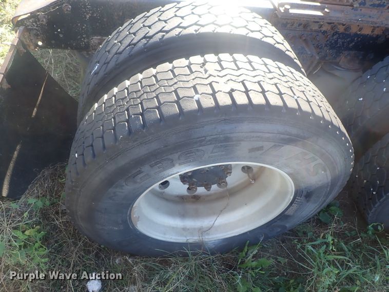 image for item DC1473 1998 Volvo WCA  semi truck