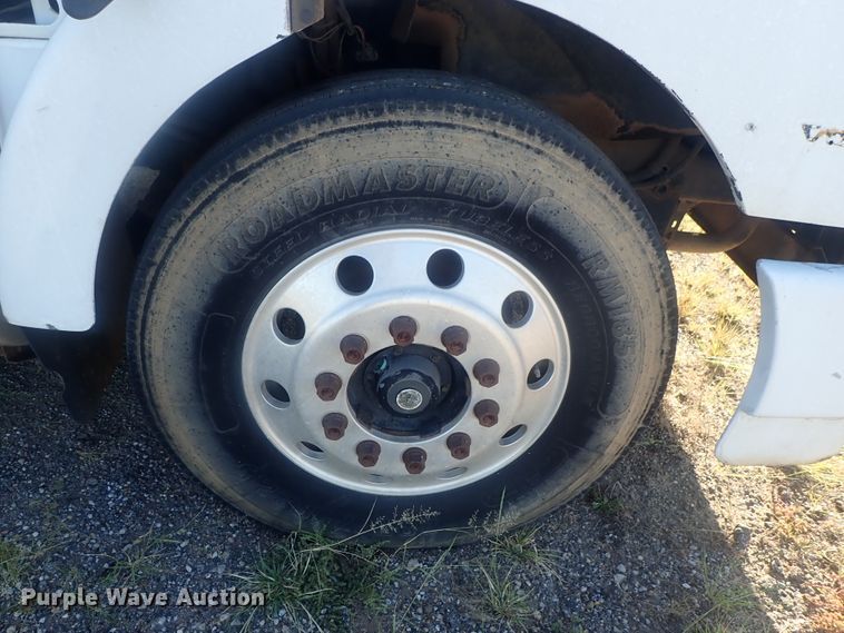 image for item DC1473 1998 Volvo WCA  semi truck