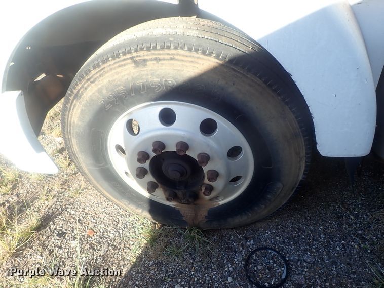 image for item DC1473 1998 Volvo WCA  semi truck