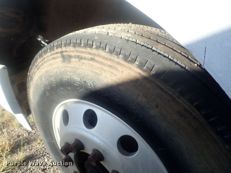 image for item DC1473 1998 Volvo WCA  semi truck