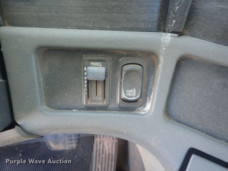 image for item DC1474 2004 Freightliner Columbia  semi truck