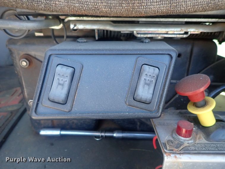 image for item DC1474 2004 Freightliner Columbia  semi truck