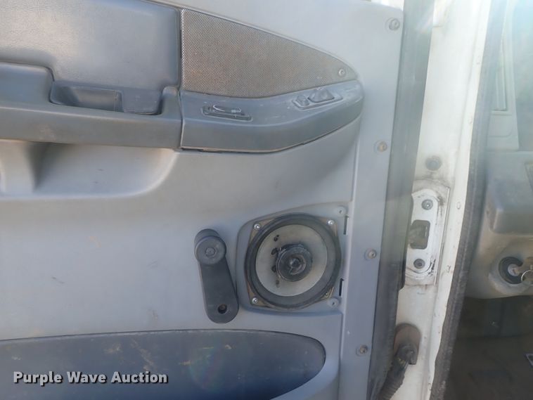 image for item DC1475 2003 Freightliner Columbia  semi truck