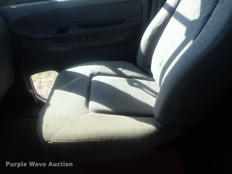 image for item DC1475 2003 Freightliner Columbia  semi truck